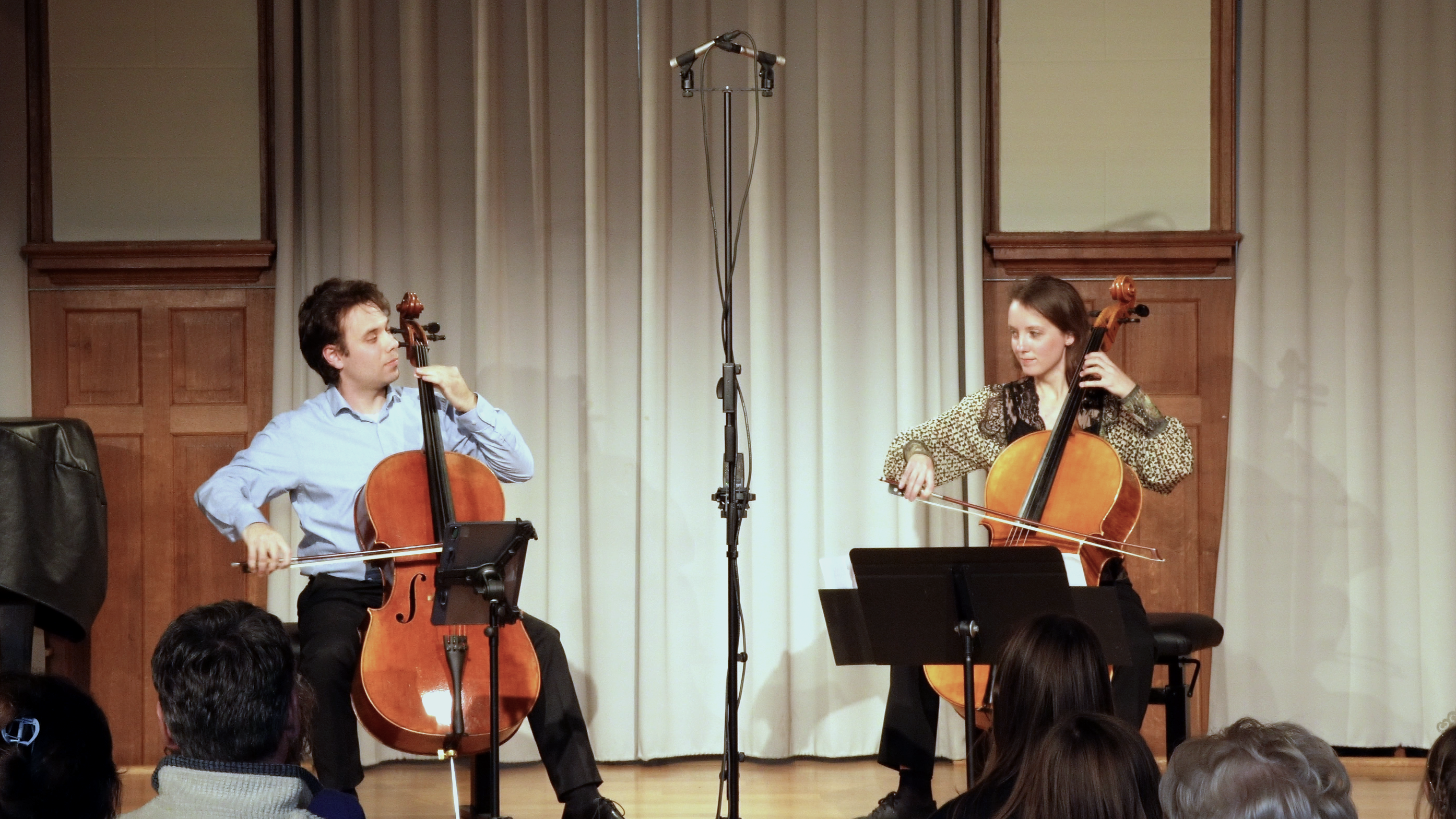 Scène de répétition de violoncelle